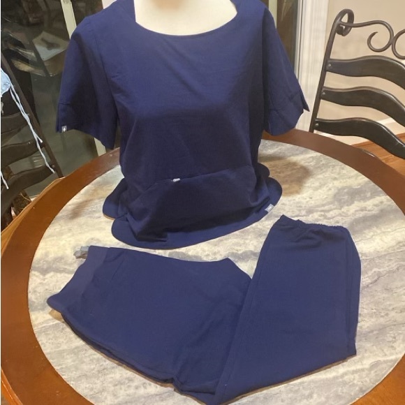 Figs Other - Figs Venice navy Jogger Scrub Pants & Remera Convertible Scrub Top Size large